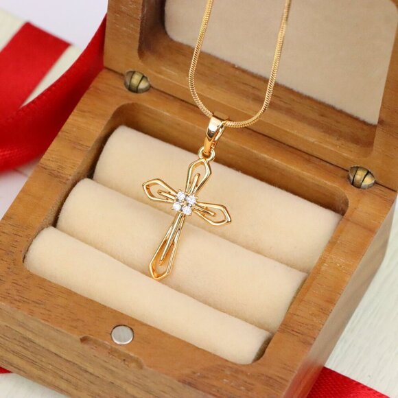 "Rose Gold Cross Pendant with Crystals – Elegant Design, XPPT1586 - Picture 4 of 13